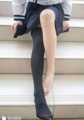 催眠军警短篇巨肉高h文_十万网红美女美酱